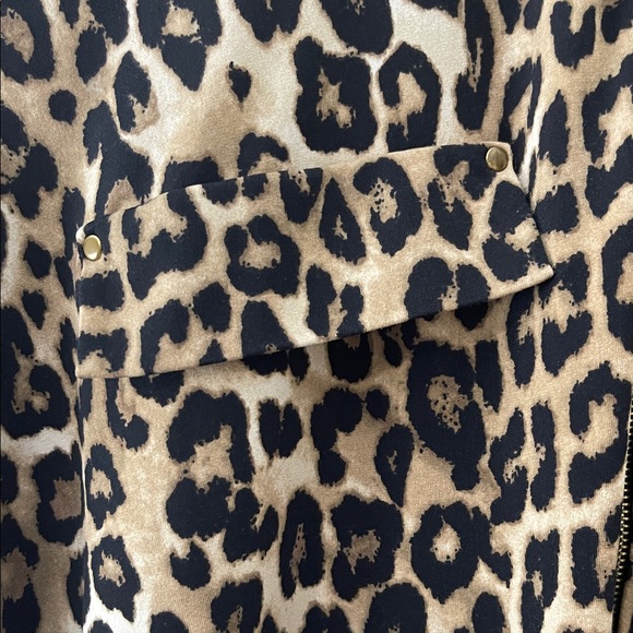 Avenue Leopard Print Blouse - Brown and Black - Picture 5 of 7